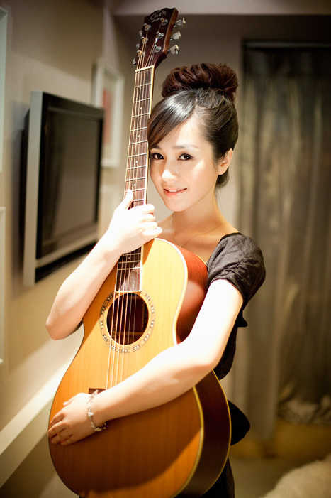 音乐系吉他妹纸
