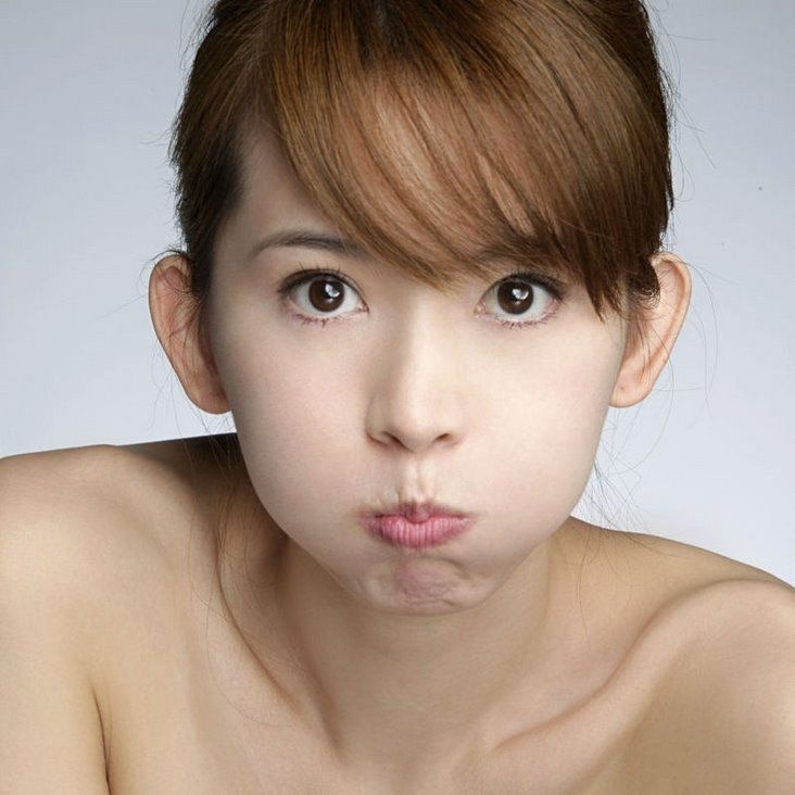 大美女嘟嘴照