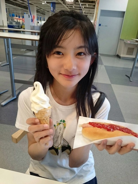 含着冰吃香肠不好吧