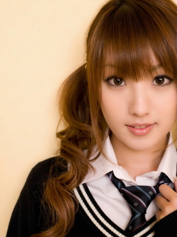 精心刻画的面容