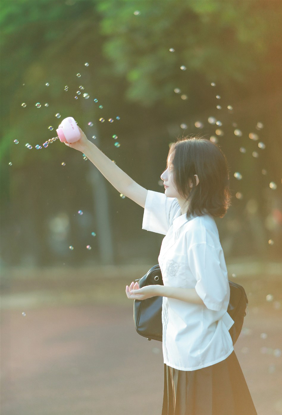 清纯美女吹泡泡写真jk图片